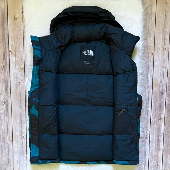 The North Face Men’s Printed Nuptse Vest - Picture 6 of 9
